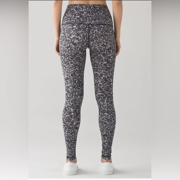 #34 Lululemon Wunder Under Pant (Hi-Rise)
Mini Cinder Lace White Black - Sz - Picture 3 of 10